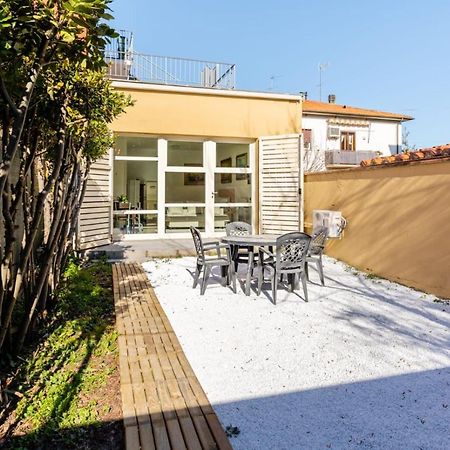 { White Garden } -Comfort, Parking & Wi-Fi- Lucca Exteriér fotografie